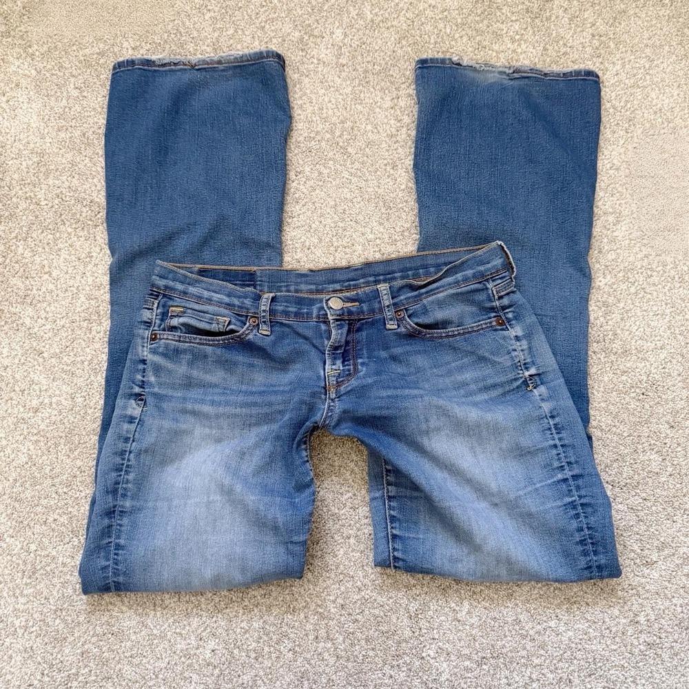 Vintage Women's Lucky Brand Low Rise Flare Jeans — Size 4